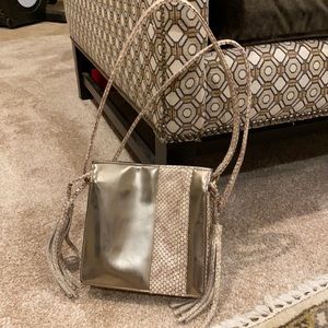 Kelly Wynne purse